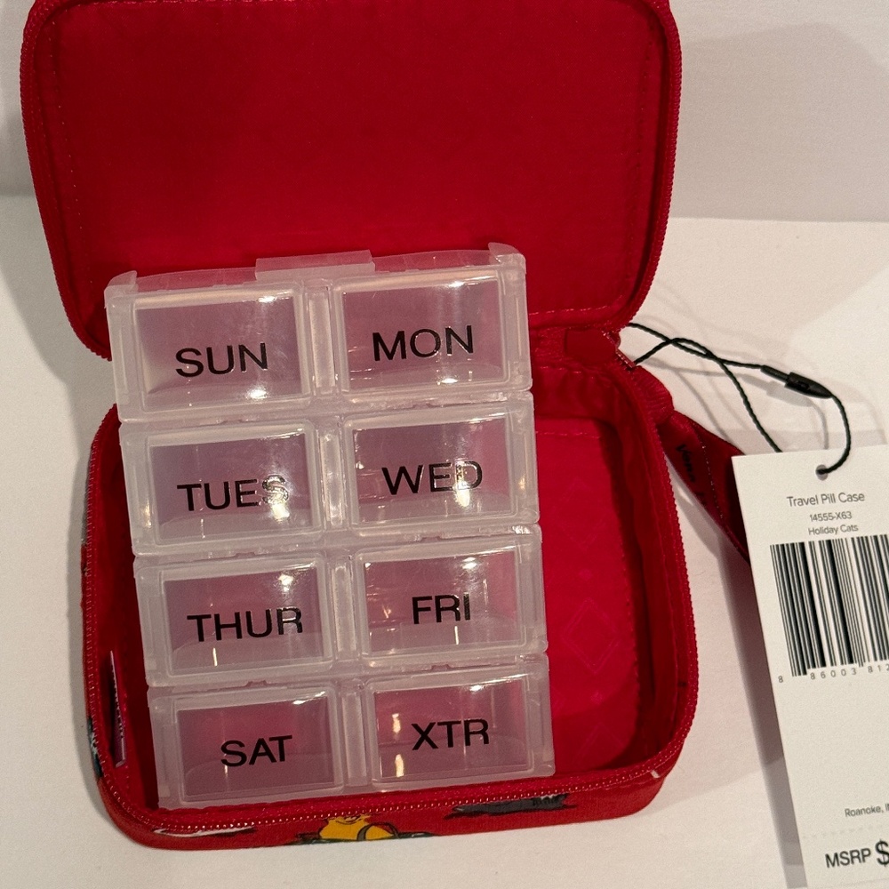 Vera Bradley Travel Pill Case Zip Close 7 day New with Tags